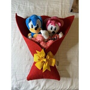 SEGA Sonic the Hedgehog & Amy Rose Plush Valentine's Day 13" Bouquet Be Mine Ruz